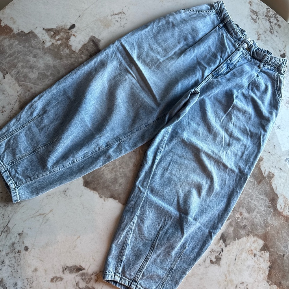 Pilcro Balloon Mid-Rise Tapered Blue Boyfriend Jeans